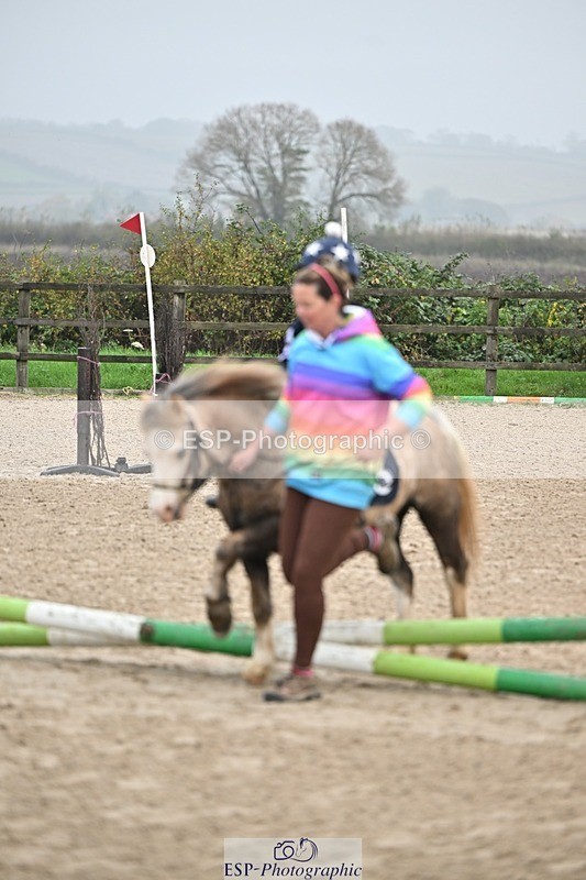 241110-093525-00017 - 40cm Showjumping