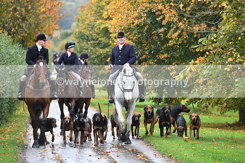 WJ5_6075 - B&B walk back for Hunt Tea !