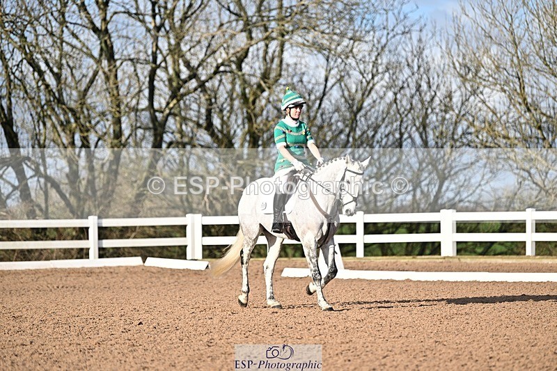 241214-111526-01340 - 105-Janine.Paterson-Machas.Grey