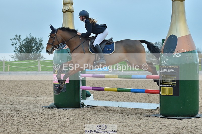 231119A-151104-06370 - Sun Cls 11-13 Children on Horses 90cm, 1m & 1.10m