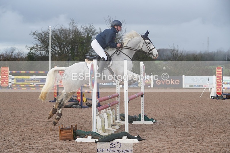 260201-102234-03059 - Cls 16 British Novice and 90cm