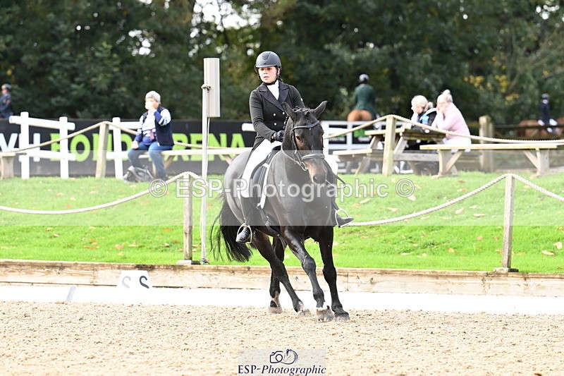 251023A-111940-01703 - B-136-Sophie.Jackson