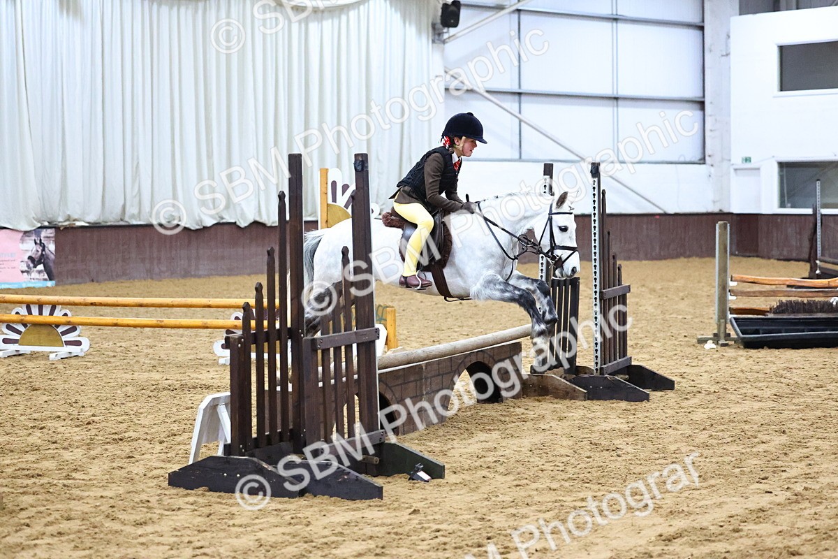 SBM_003148 - Class 35 - 60cm Training Stakes