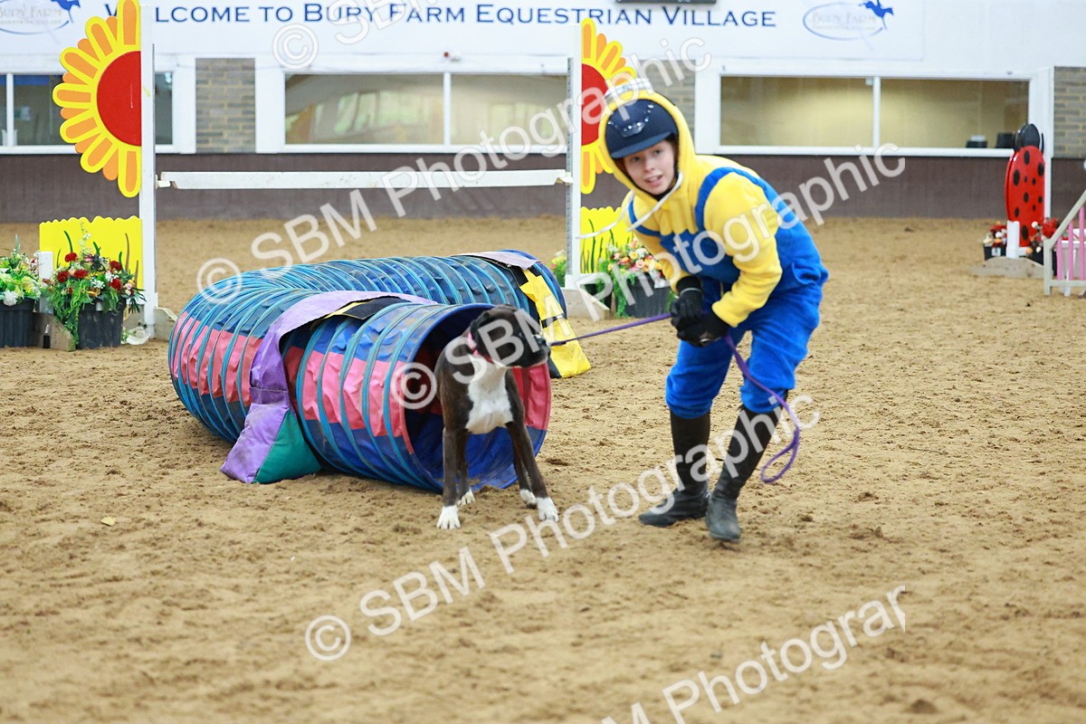 SBM_002248 - Class 3 - Horse & Hound (60cm)