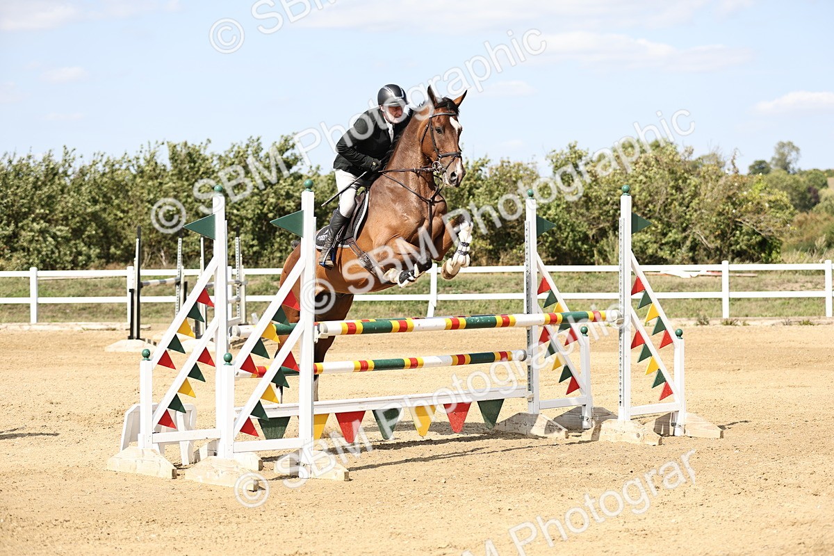 SBM_005118 - Class 6 = Senior Newcomers - 1.10m Open