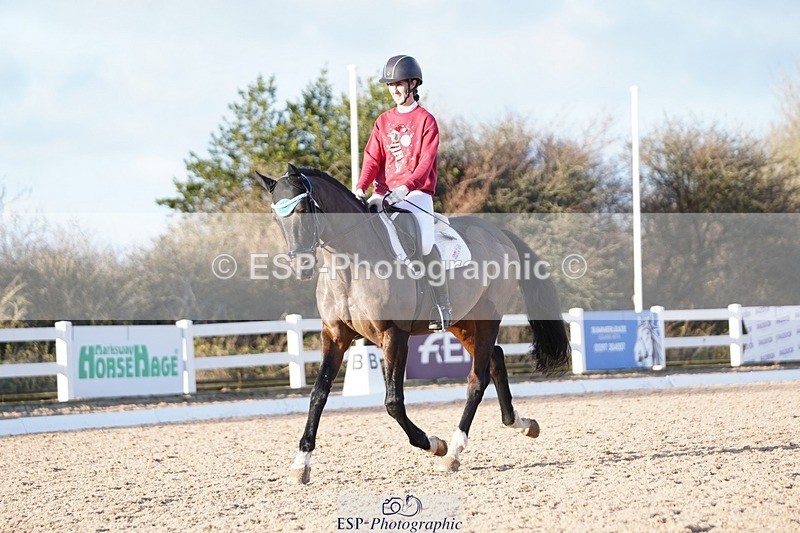 241214-150110-02073 - 132-Alys.Matravers-VORVASHILL.VERTIGO