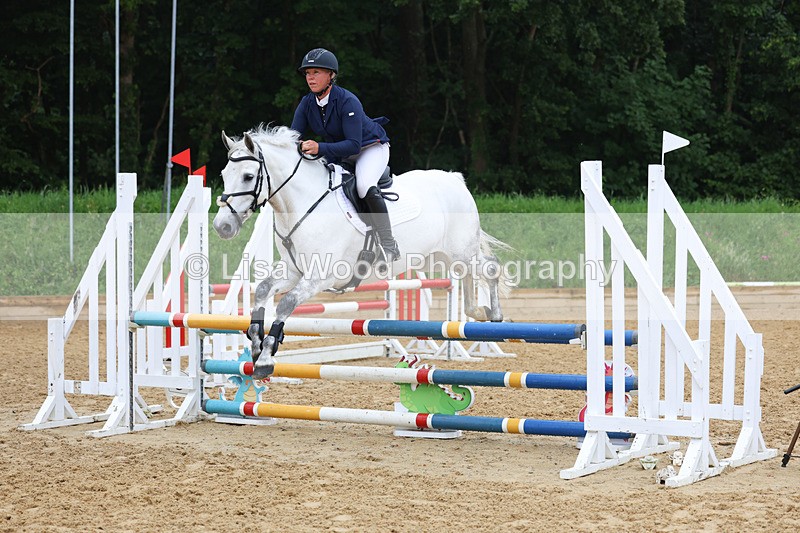 3E7A5311 - Class 4: Senior British Novice/90cm open