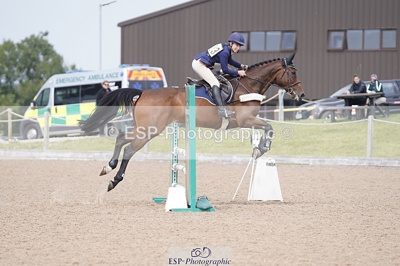 240831A-121528-01467 - 123-Fiona.Jones-ABBY.VD.BERGHOEVE.Z