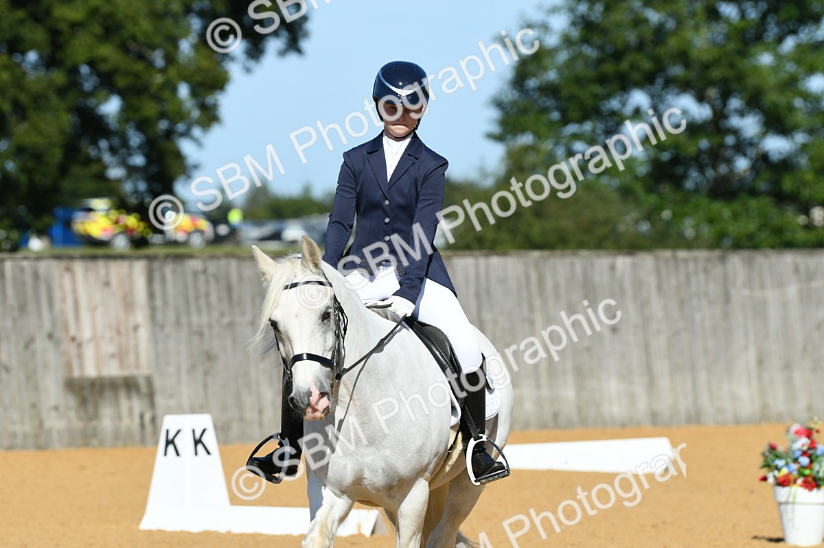 SBM_18100 - D4 - Small Tour Championship - Intro B
