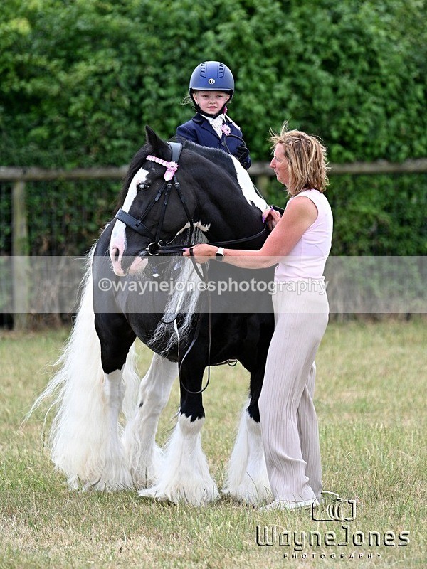 WJ7_3684 - Nancy & Churchill's first Show 22-06-25