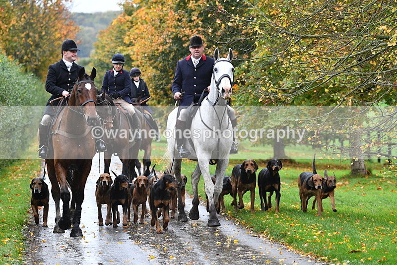 WJ5_6099 - B&B walk back for Hunt Tea !