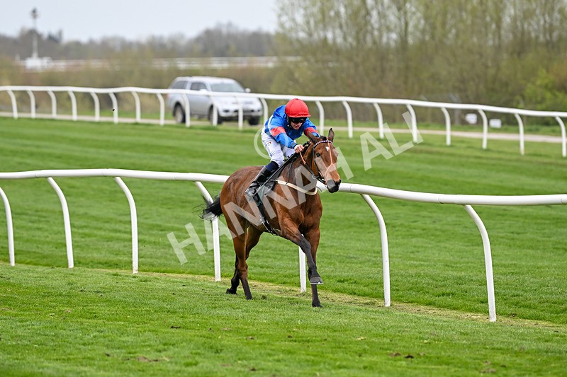 090425-Race 5-Miss Willows-0029 - Race 5