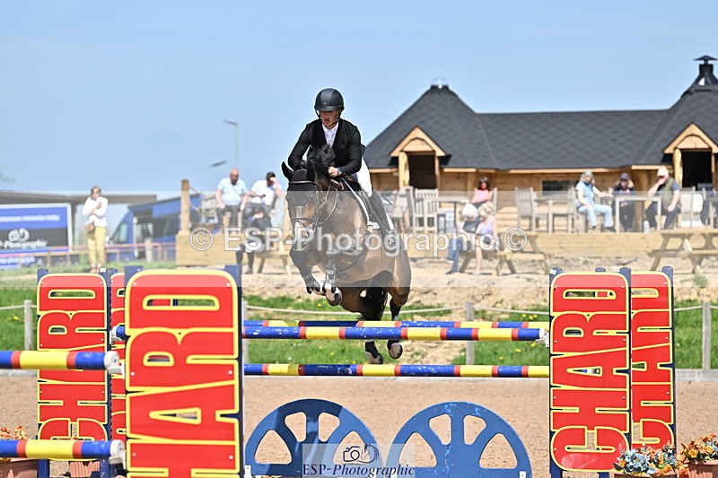 240509A-121409-01695 - Cls 10 National 1.30m Open