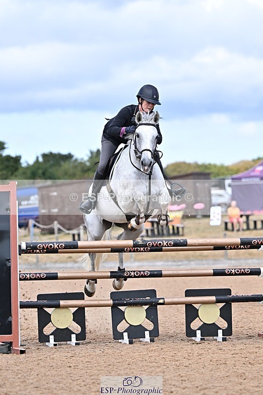 260819-143953-01175 - Cls 6 Foxhunter and 1.20m