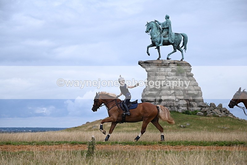 DSC_6037 - Time at Statue 12:17 to 12:44