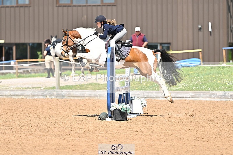 240504A-124040-01614 - Cls 4 Blue Chip Pony Newcomers & 1m Open