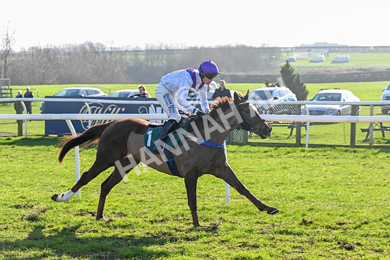 040326-Race 1-Pigeon House-8424 - Race 1