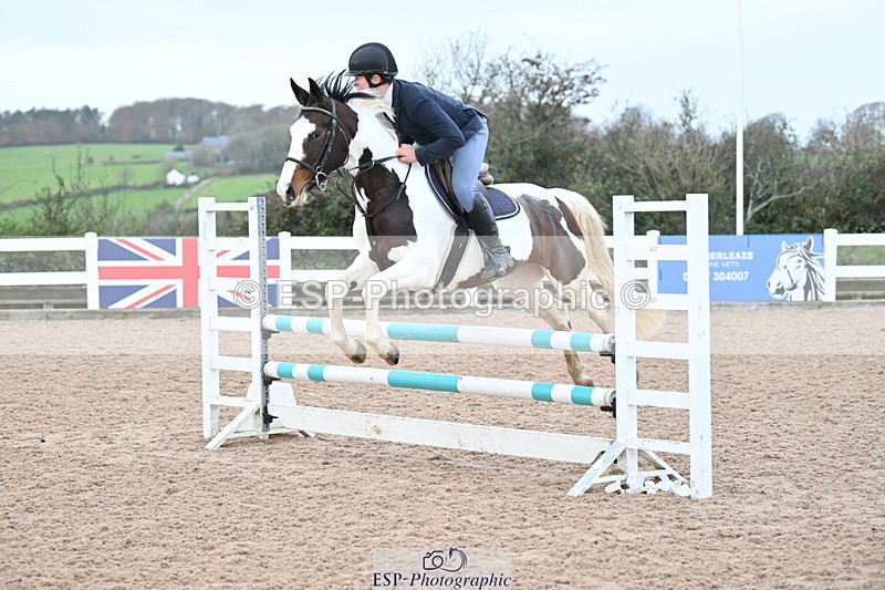 231119A-084254-04196 - Sun Cls 2 British Novice & 80cm Open