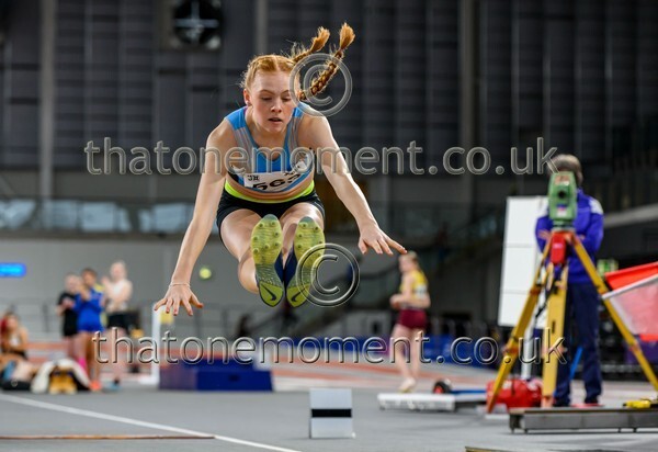 AgeInd25SAT-917822 - Field Female