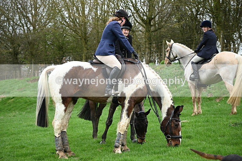 WJ6_9399 - Line Three