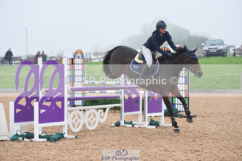 230916A-170512-05750 - Cls 19 Snr 1.10m Derby