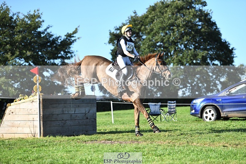 231022-102421-25627 - 221-RUBIN.MOON.SB-Gemma.Watts-XC