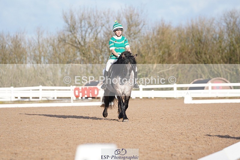 241214-112900-00311 - 117-Janine.Paterson-Pottertonpark.Mulreesh