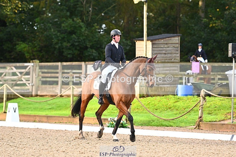 231021-085552-12709 - 321-MAN.ABOUT.TOWN.II-David.Doel-DR