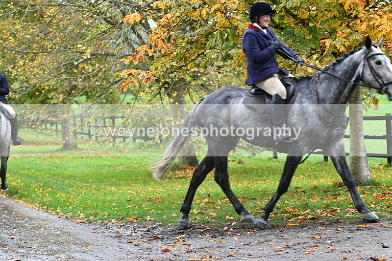 WJ5_6396 - B&B walk back for Hunt Tea !