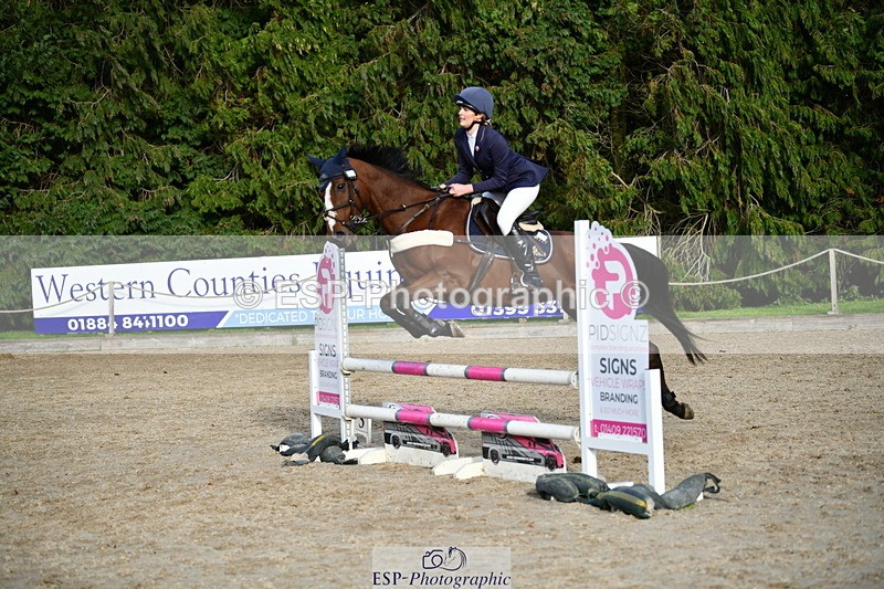 251004A-163539-02128 - Classes 10 & 11 80cm