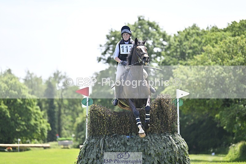 240525-131405-13662 - 113-MONANORE_GOLD-Jemima_Hughes