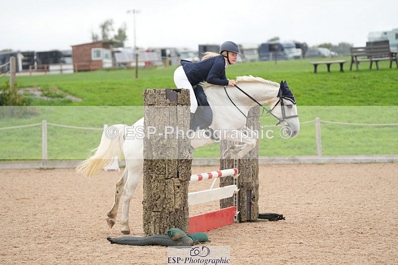 250920-101429-00574 - Cls 5 Pony British Novice and 80cm