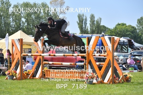 BPP_7189 - CLASS 3 Andrew Hamilton Coach, RHS Foxhunter Championship Qualifier