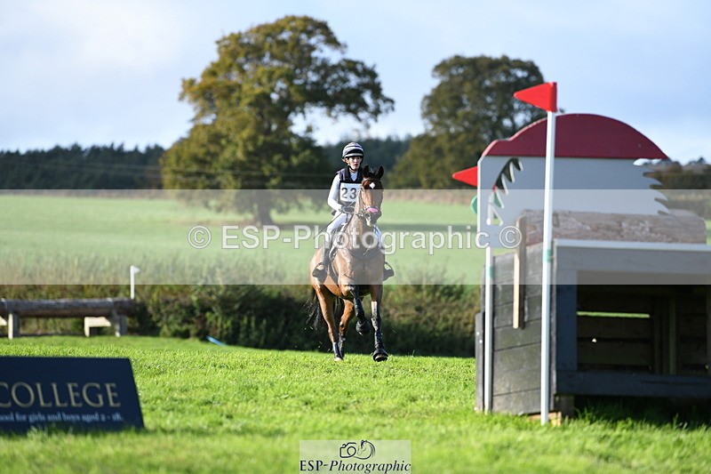 251024A-152555-14742 - C-239-Ellie.Townend