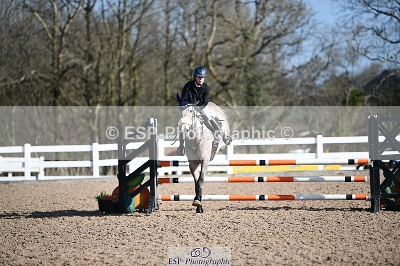 250330-100940-06013 - Cls 32 British Novice and 90cm