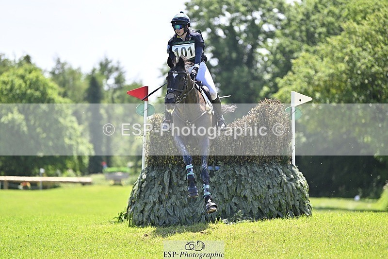 240525-124702-13546 - 101-MORELANDS_CASANOVA-Daisy_Bathe