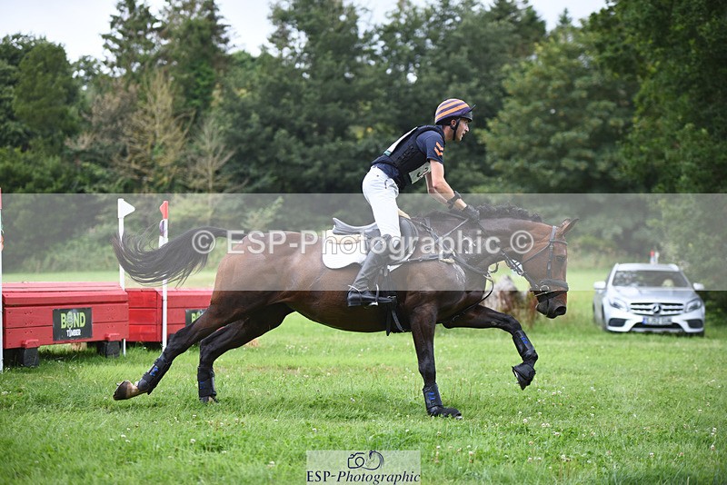 240804-105334-10850 - 359-Max_Forster-HOLD_ON_MY_HEART