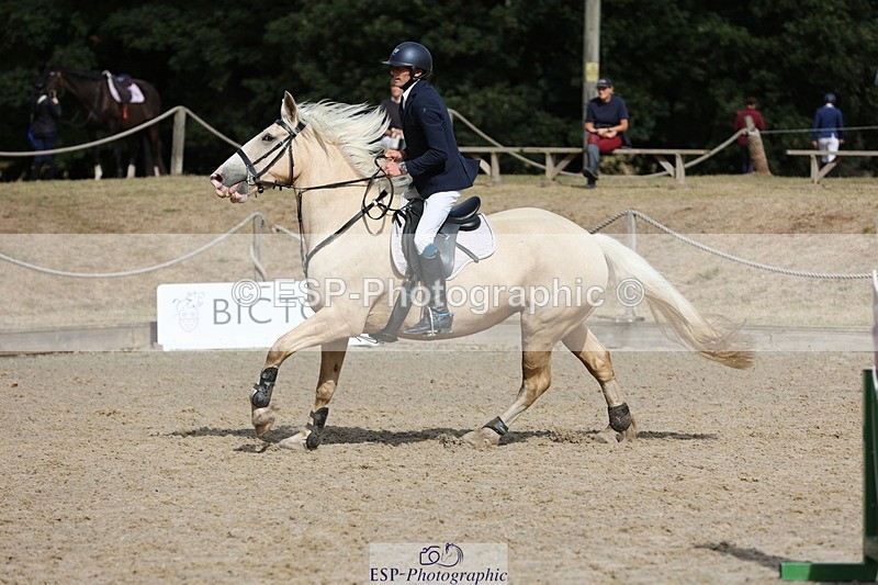 250829A-104247-01198 - Cls 7 British Novice and 90cm