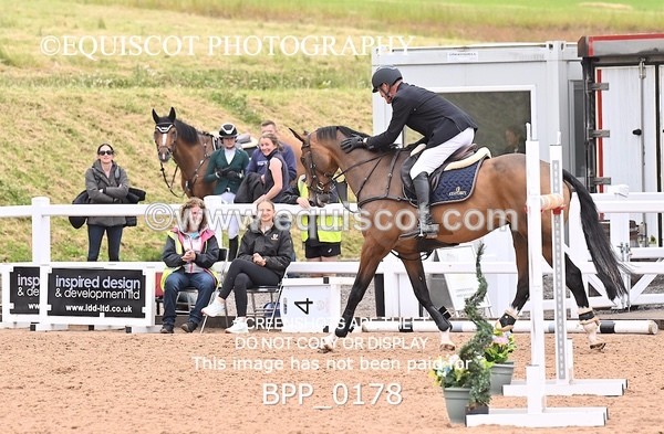 BPP_0178 - CLASS 25 SUN HOYS Redpost Equestrian Senior Foxhunter Second Round