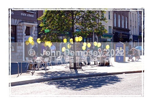 Eating Out - Montrose High Street - Montrose Streets