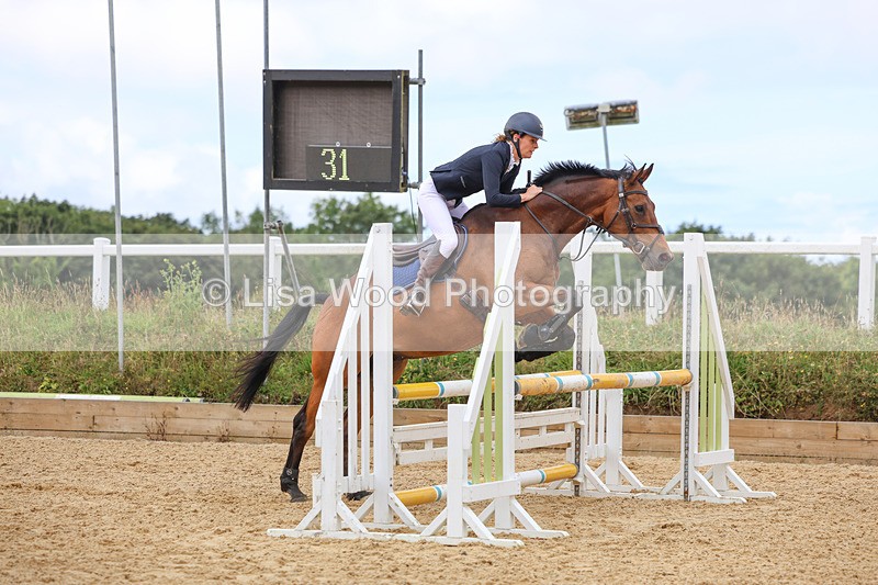 3E7A0097 - Class 9: Senior British Novice/90cm open