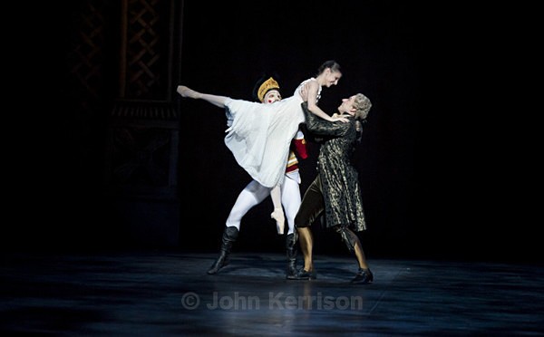  - Nutcracker