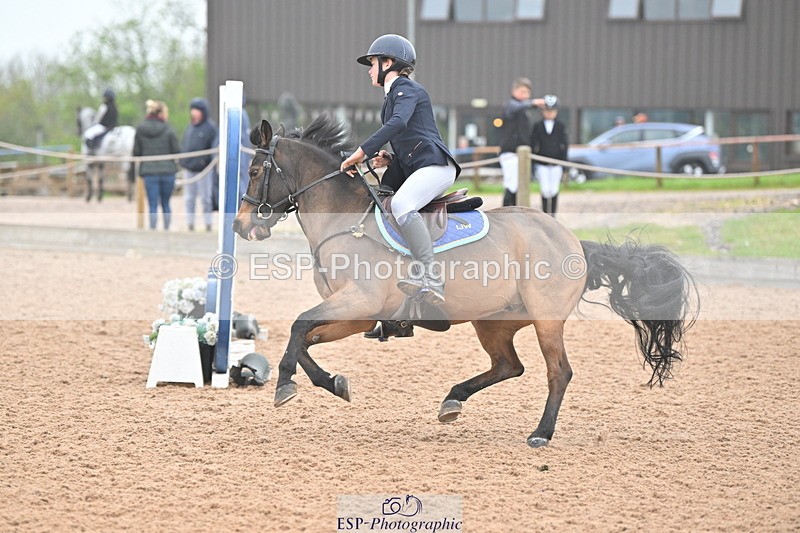 240505A-090417-03382 - Cls 1 Pony Intro 70cm