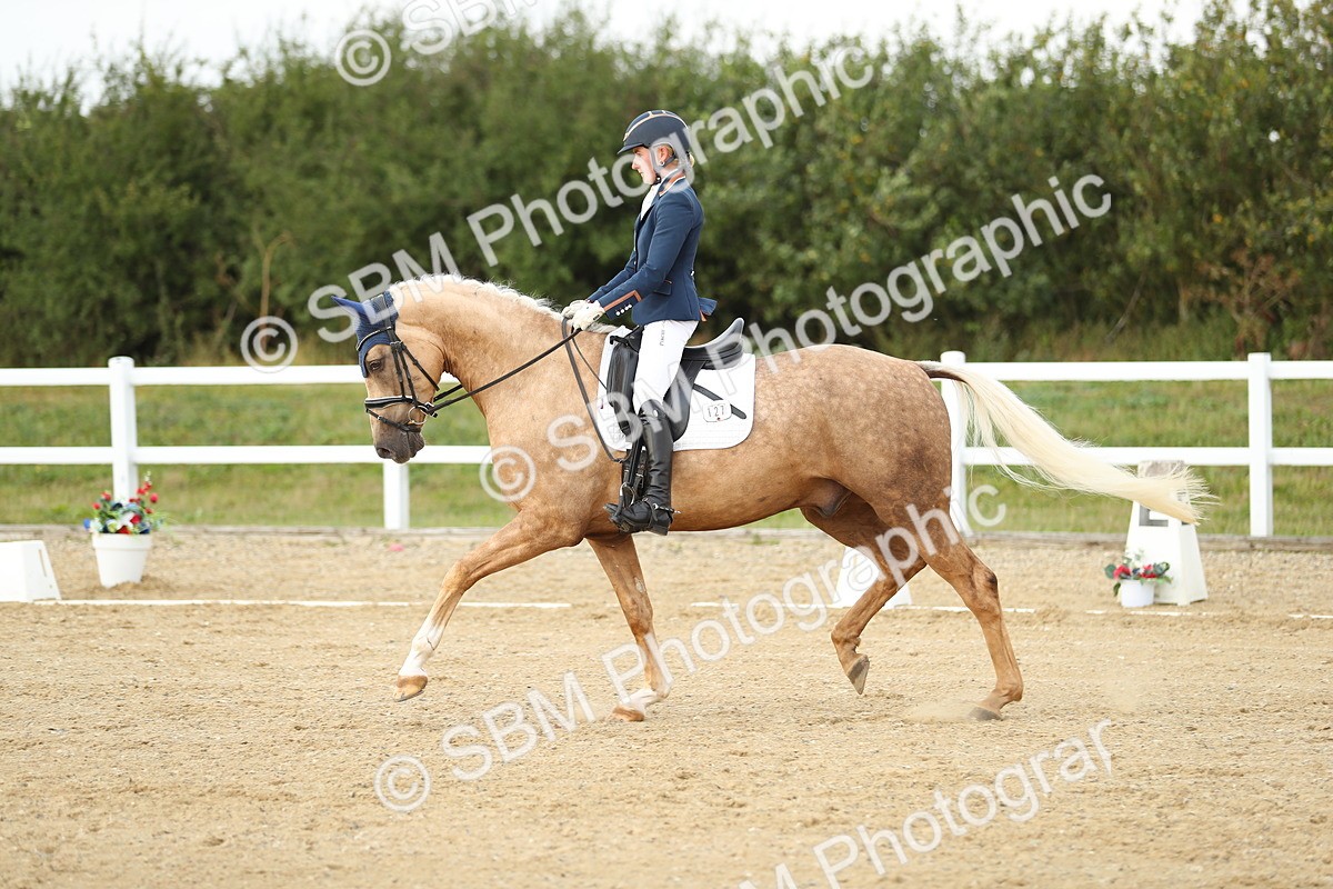 SBM_018496 - Class 14 - Novice 23 - 15.16-16.19