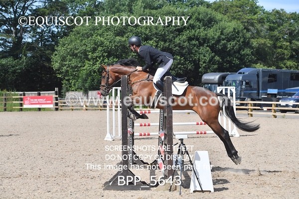 BPP_5643 - CLASS 3 Senior BritiNovice/ 90cm Open