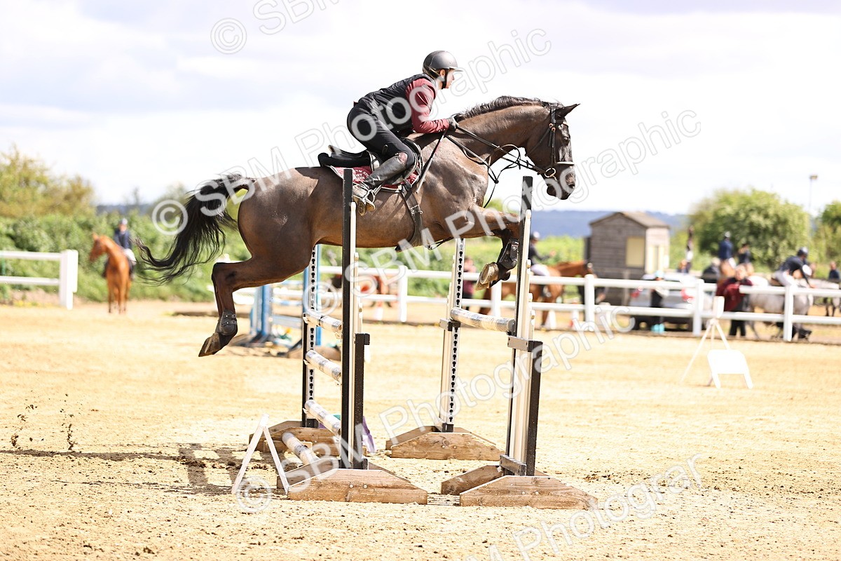 SBM_003921 - Class 17 - Senior Newcomers - 1.10m