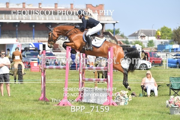 BPP_7159 - CLASS 3 Andrew Hamilton Coach, RHS Foxhunter Championship Qualifier