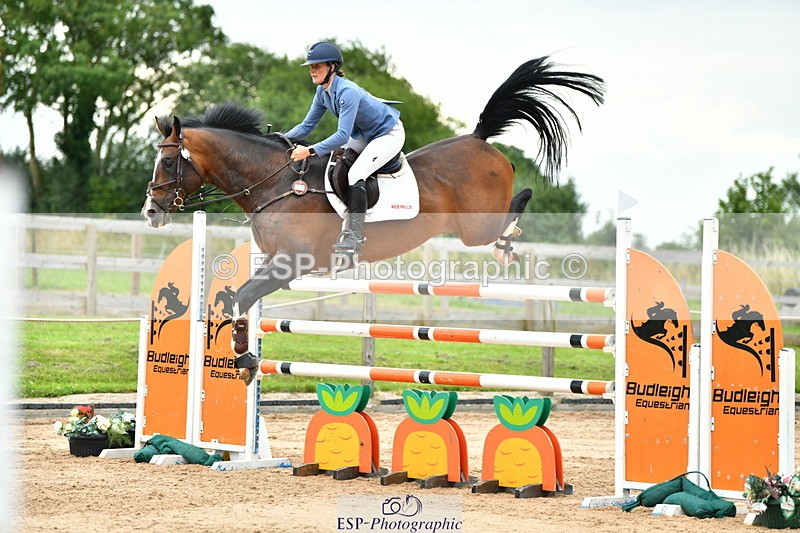 230720A-154707-04033 - Cls 9, 2 Star Big 1.40m Start to break