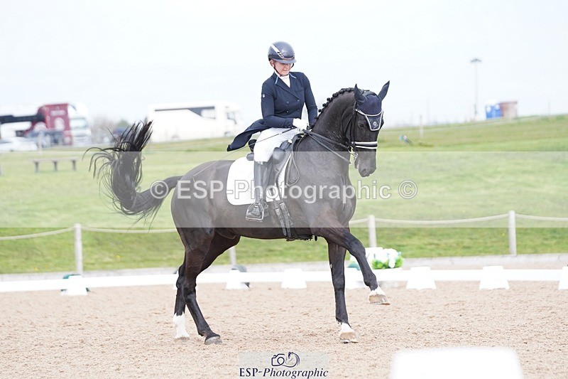 250403-143032-02946 - 027-Zoe.Sleigh-Zall.stensvang