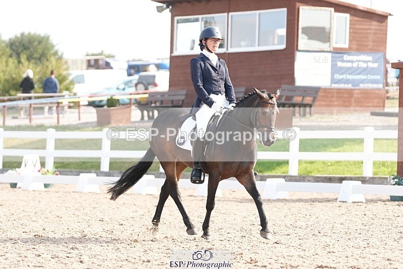 250817-094424-07228 - 090-Sarah.GoddardSaris.Fingers.Crossed